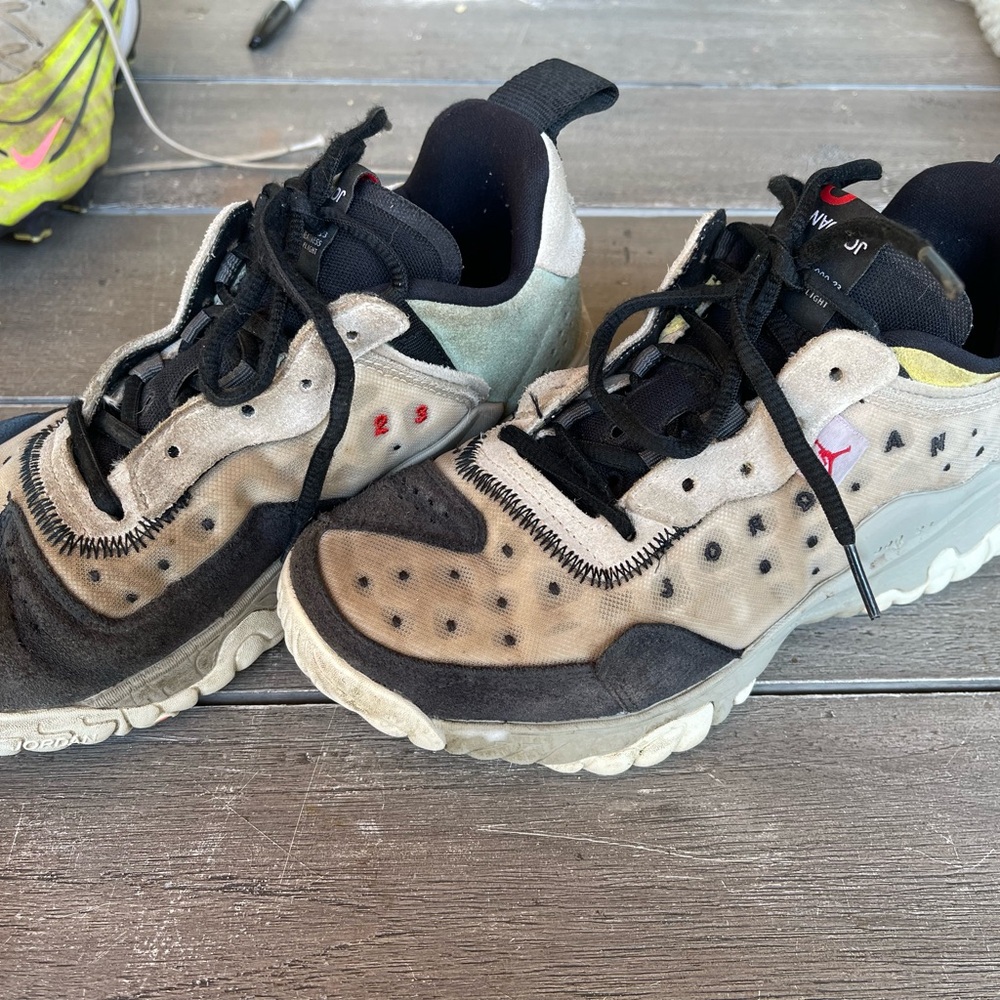 Jordan delta 2 kids shoes